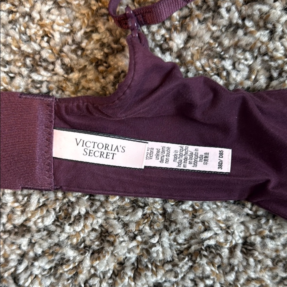 EUC Victorias Secret Elegant Purple Lace Bra - 38D​ - Picture 8 of 9